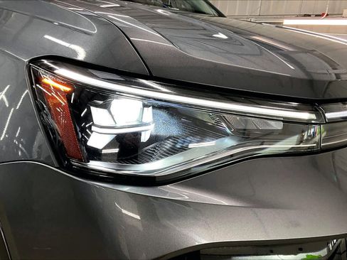 Used 2025 Volkswagen Taos SEL w/ Black Wheel Plus Package image 30