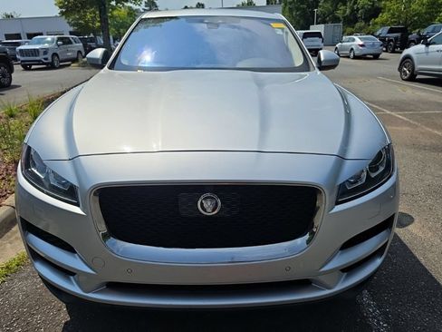 Used 2019 Jaguar F-PACE Prestige AWD/4WD image 5
