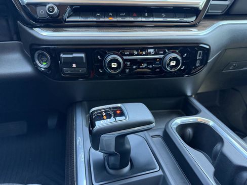Used 2025 Chevrolet Silverado 1500 LT image 30