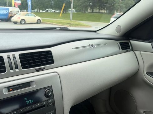 Used 2009 Chevrolet Impala SS w/ Convenience Package FWD image 43