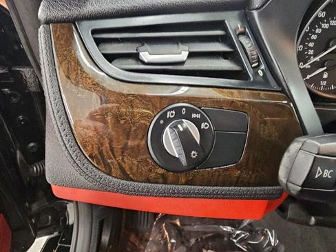 Used 2011 BMW Z4 sDrive30i w/ Premium Pkg image 13