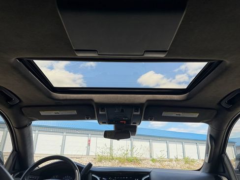 Used 2020 Cadillac Escalade Platinum AWD/4WD image 19