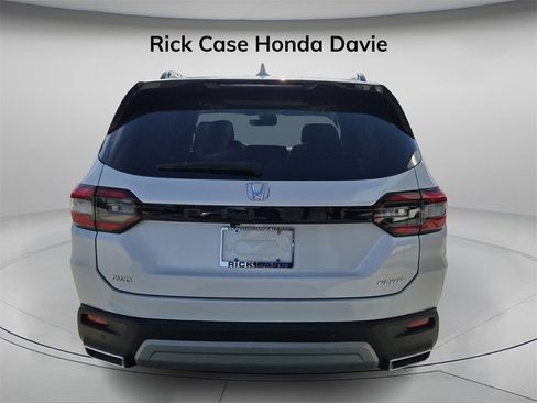 Used 2024 Honda Pilot Elite image 6