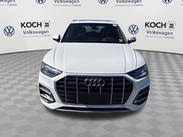 Used 2023 Audi Q5 2.0T Premium w/ Convenience Package AWD/4WD image 2