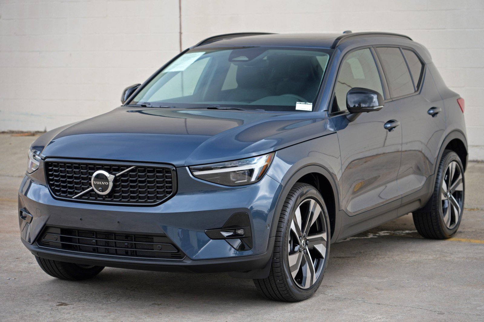Used 2026 Volvo XC40 B5 Ultra w/ Climate Package AWD/4WD image 50
