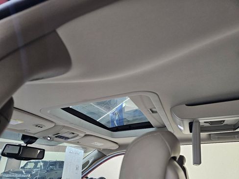Used 2013 Chrysler Town & Country Limited w/ Luxury Group FWD image 41