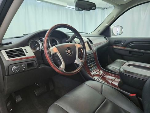 Used 2014 Cadillac Escalade Premium image 9