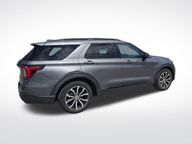 Used 2026 Ford Explorer ST-Line w/ Premium Package RWD image 3