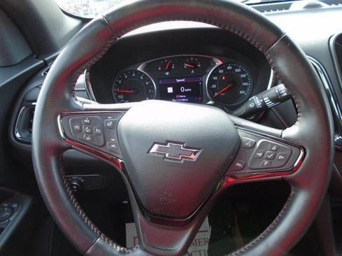 Used 2022 Chevrolet Equinox RS w/ Infotainment Package image 8