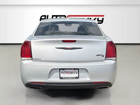 Used 2022 Chrysler 300 S image 6