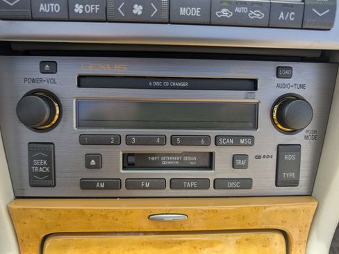 Used 2002 Lexus SC 430 Convertible image 90