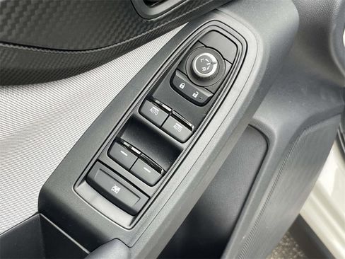 Used 2023 Subaru Crosstrek 2.0i Premium image 15