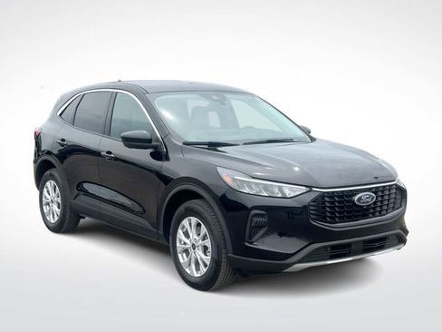 Certified 2023 Ford Escape Active w/ Tech Pack #2 AWD/4WD image 2