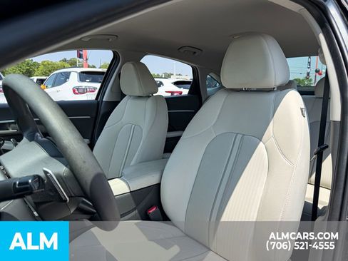 Used 2025 Hyundai Sonata SEL FWD image 8