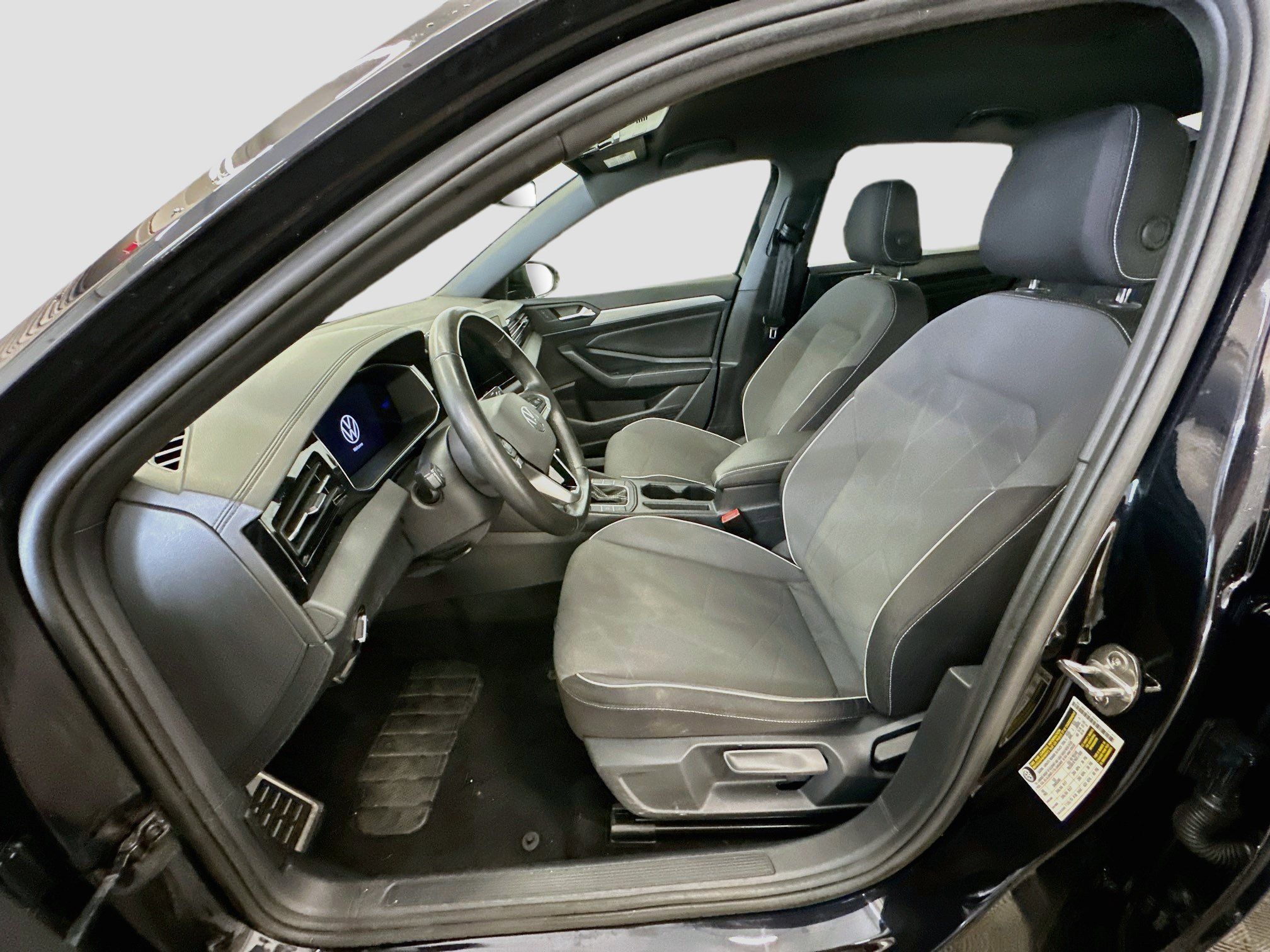 Used 2025 Volkswagen Jetta Sport FWD image 13
