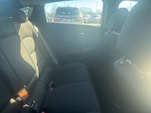 Used 2025 Chevrolet Malibu LT image 9