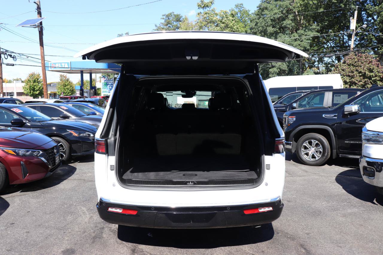 Used 2024 Jeep Wagoneer L Series III w/ Flexible Seating Group AWD/4WD image 61