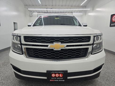 Used 2020 Chevrolet Suburban LS RWD image 2