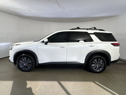 Certified 2023 Nissan Pathfinder SV image 32