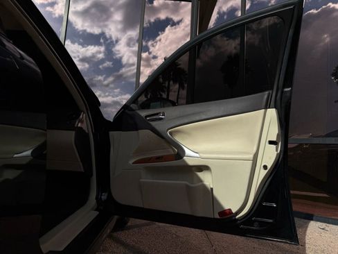 Used 2009 Lexus IS 250 image 32