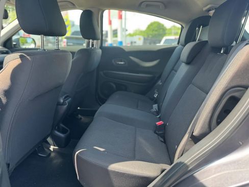 Used 2016 Honda HR-V LX image 10