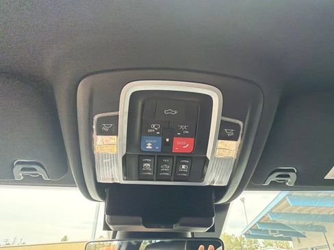 Used 2023 RAM 3500 Laramie AWD/4WD image 31