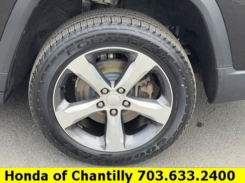 Used 2021 Jeep Grand Cherokee L Limited AWD/4WD image 31