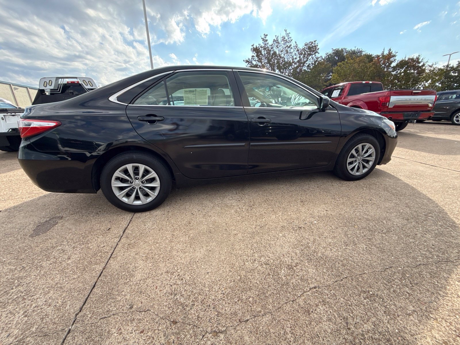 Used 2017 Toyota Camry LE w/ Protection Package (Q2) FWD image 8