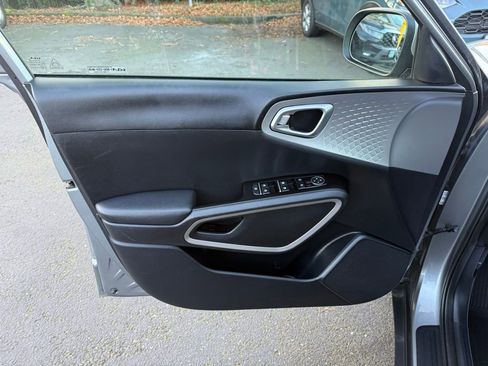 Used 2023 Kia Soul LX w/ Option Group 015 image 14