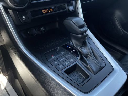 Certified 2019 Toyota RAV4 LE AWD/4WD image 19