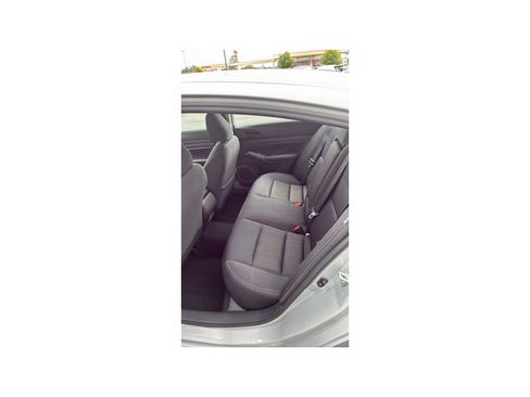 Used 2024 Nissan Altima 2.5 SV FWD image 10