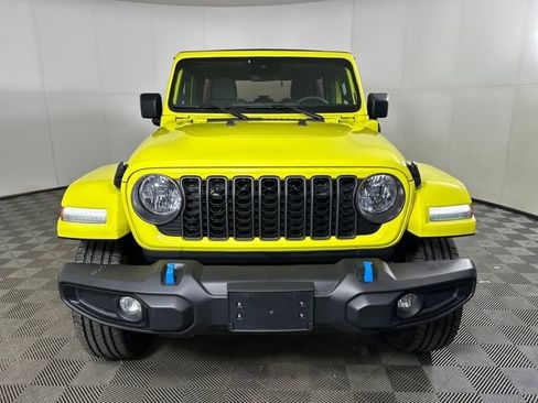 Used 2024 Jeep Wrangler Unlimited image 8