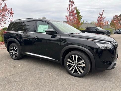 New 2025 Nissan Pathfinder Platinum image 15