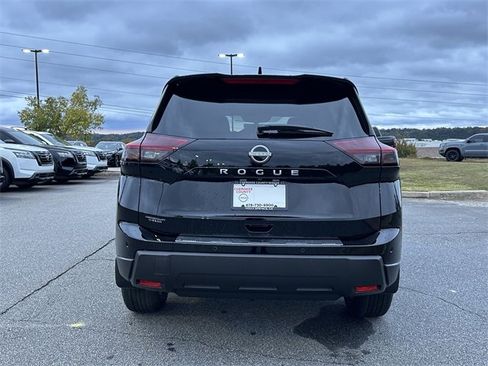 New 2026 Nissan Rogue SV image 7