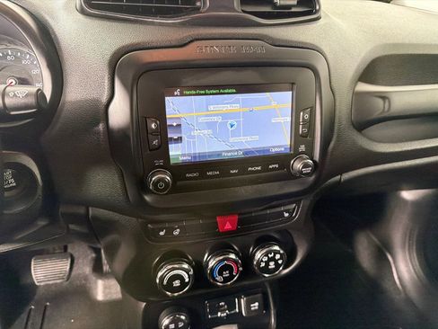 Used 2017 Jeep Renegade Trailhawk image 16