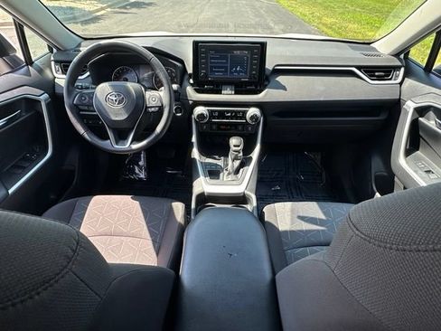 Used 2020 Toyota RAV4 XLE w/ XLE Grade Weather Package AWD/4WD image 32