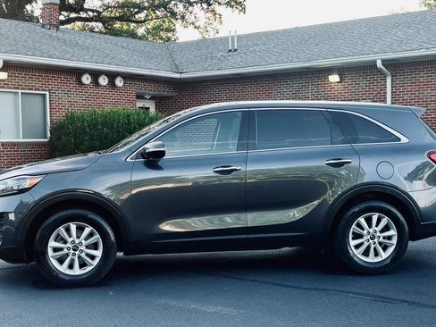 Used 2020 Kia Sorento LX FWD image 7