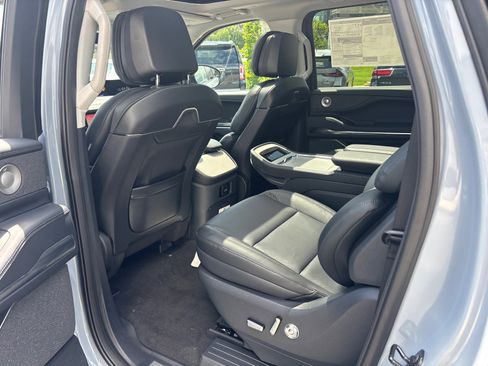 New 2026 Lincoln Navigator L Reserve AWD/4WD image 28