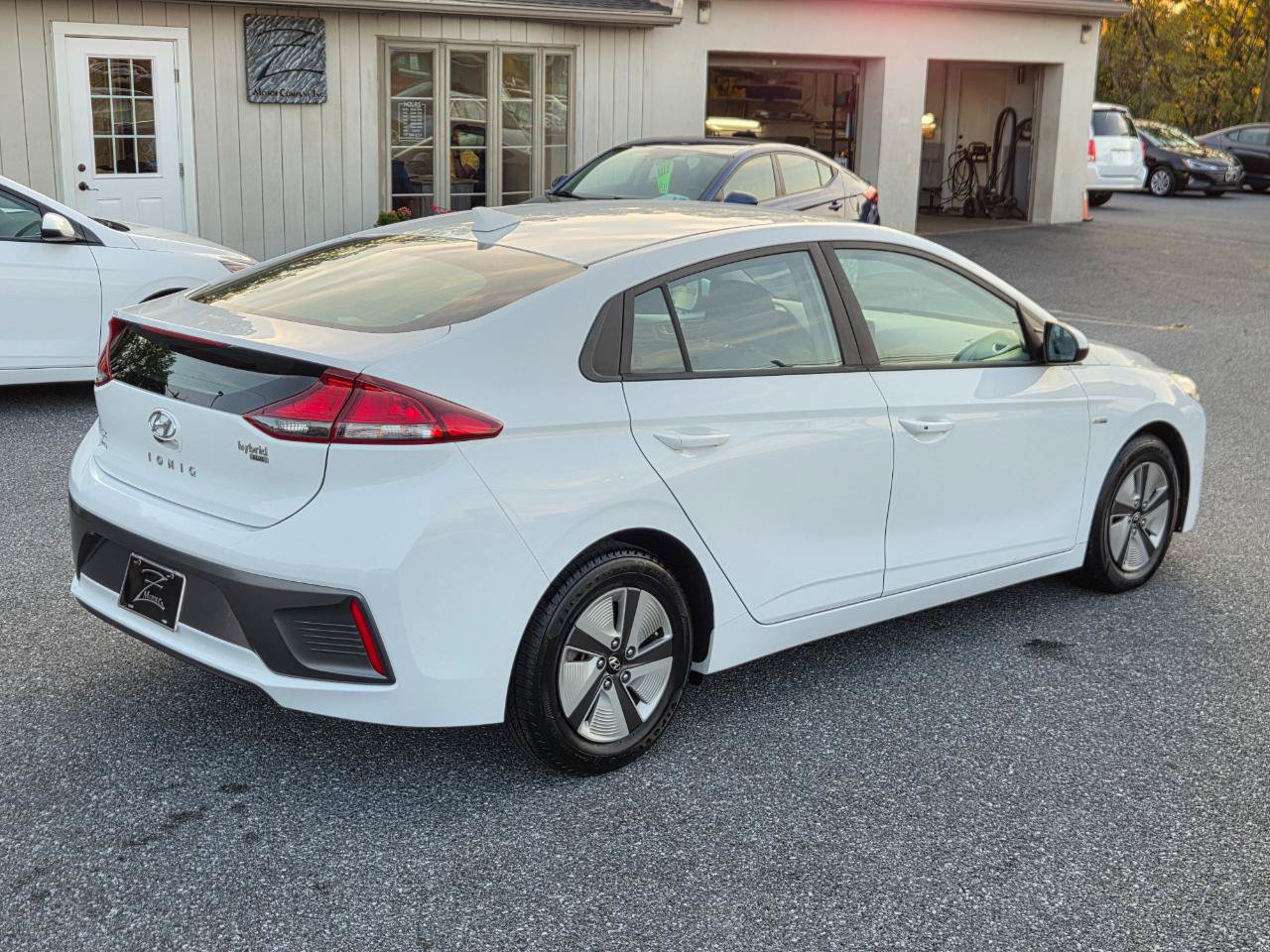 Used 2020 Hyundai Ioniq Blue FWD image 10