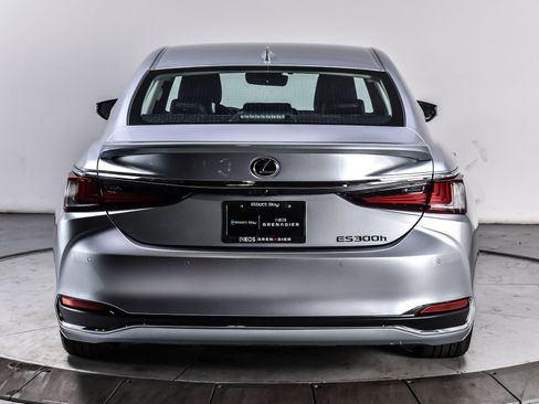 Used 2025 Lexus ES 300h w/ Premium Package FWD image 5