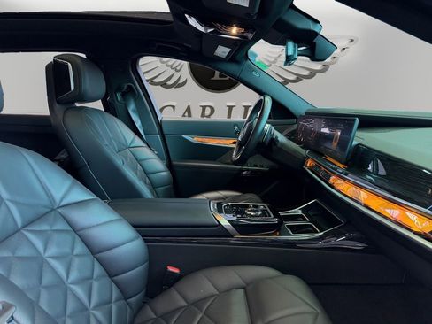 Used 2023 BMW 740i RWD image 15