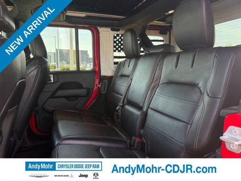 Used 2021 Jeep Wrangler Unlimited Sahara w/ Cold Weather Group AWD/4WD image 17