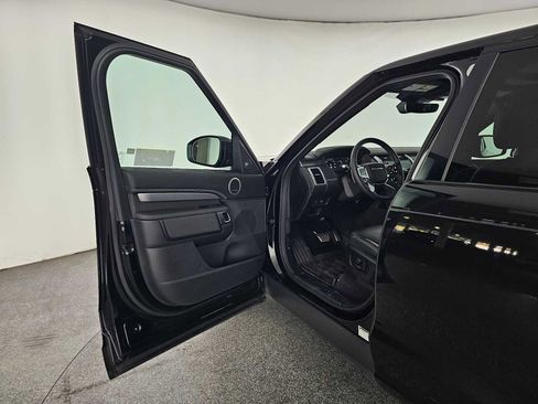 Used 2024 Land Rover Discovery Dynamic SE image 20