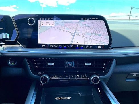 New 2026 Chevrolet Tahoe Premier w/ Sun And Tow Package AWD/4WD image 12