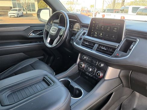 Used 2022 GMC Yukon SLT w/ SLT Premium Package image 22