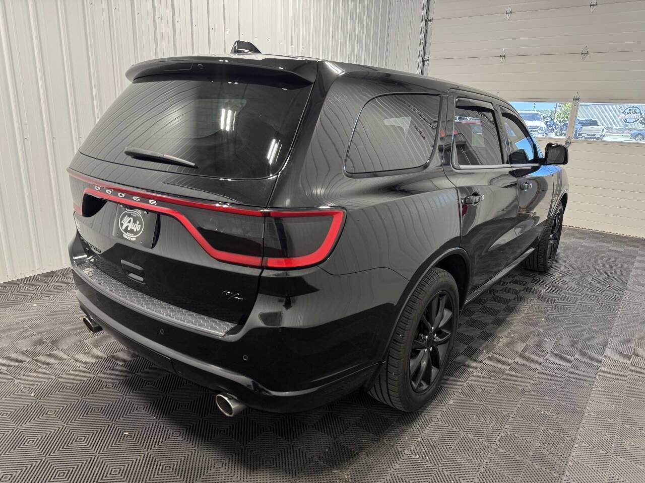 Used 2018 Dodge Durango R/T w/ Blacktop Package AWD/4WD image 3
