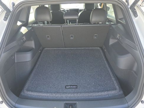 New 2026 Volkswagen Tiguan SE R-Line image 12