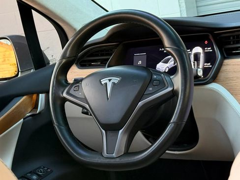 Used 2018 Tesla Model X 100D AWD/4WD image 17
