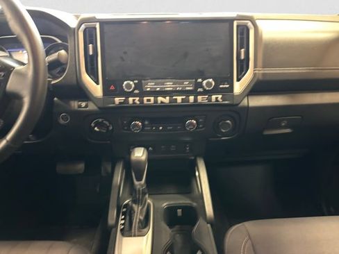 Certified 2025 Nissan Frontier SV w/ SV Convenience Package AWD/4WD image 11