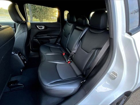 New 2026 Jeep Compass Latitude image 10